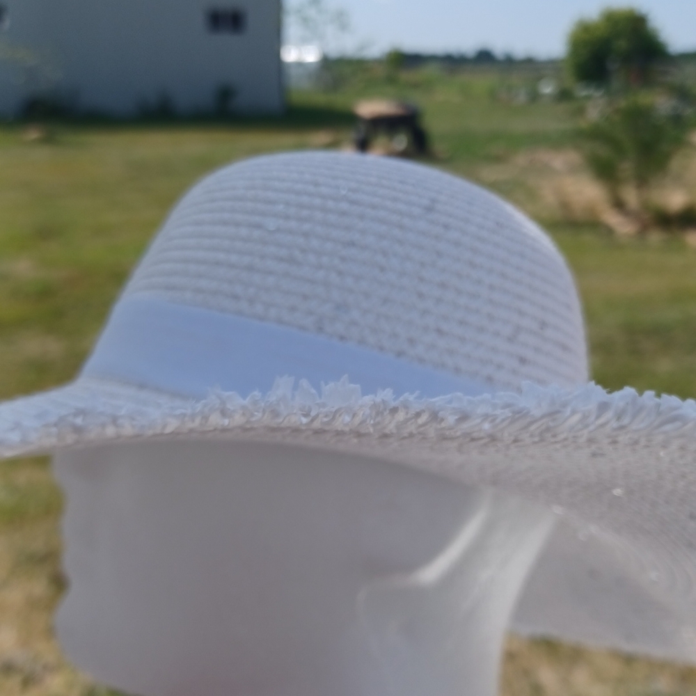 1965 hat‎ white straw 57 cm